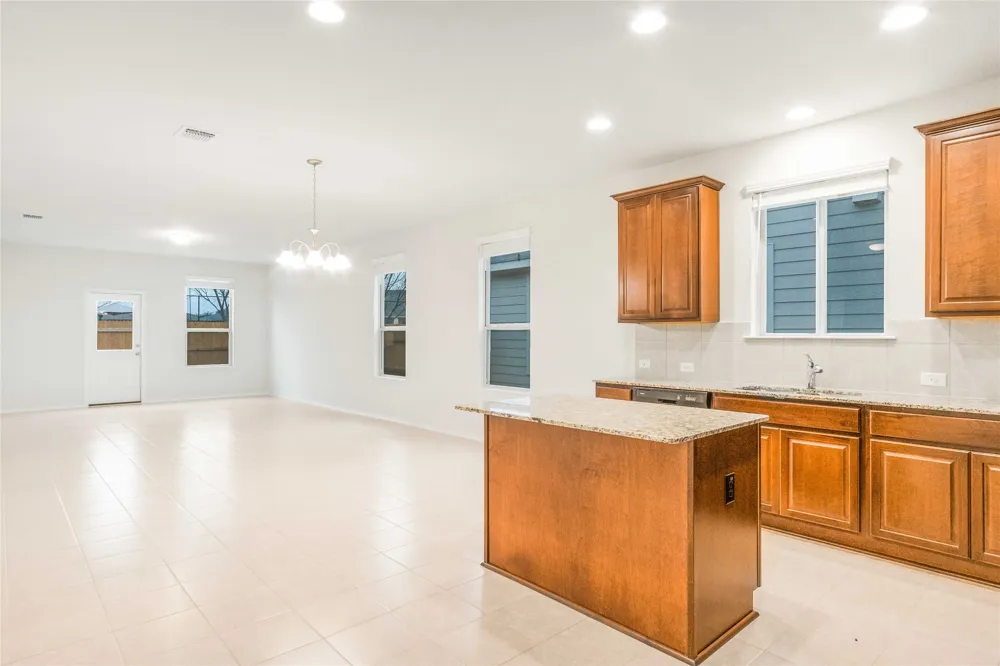 208 Kildeer Pass Jarrell, TX 76537