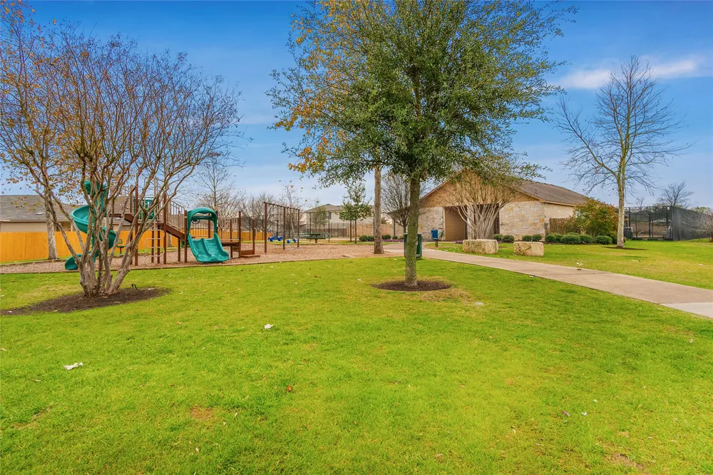 208 Kildeer Pass Jarrell, TX 76537