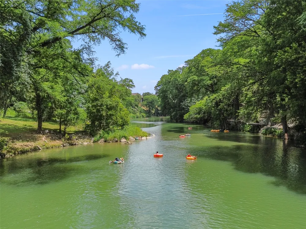1033 Gruene Road New Braunfels, TX 78130