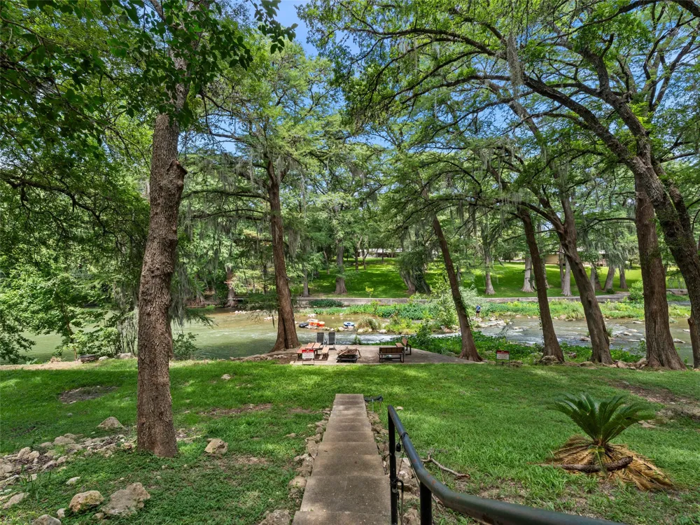 1033 Gruene Road New Braunfels, TX 78130