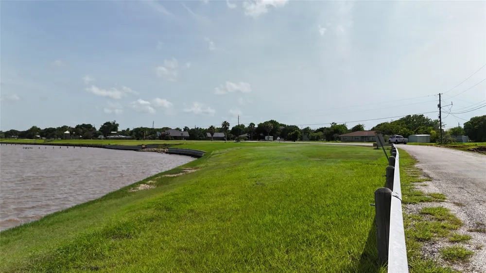 269 Bayshore Road Palacios, TX 77465
