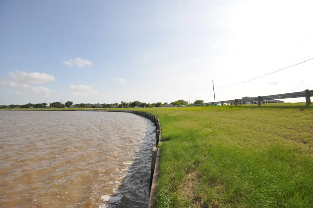 269 Bayshore Road Palacios, TX 77465