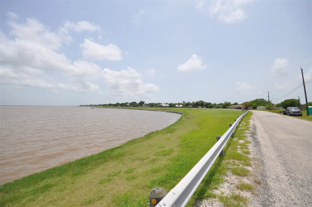 269 Bayshore Road Palacios, TX 77465