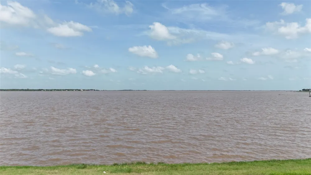 269 Bayshore Road Palacios, TX 77465