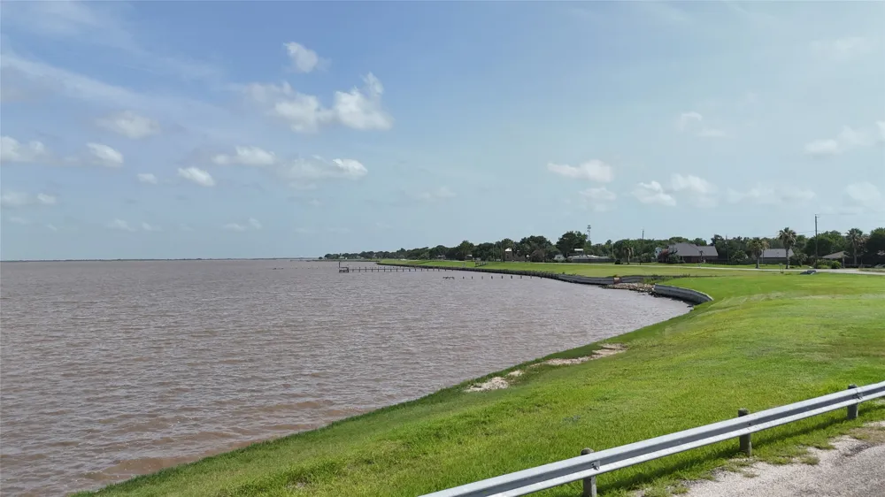269 Bayshore Road Palacios, TX 77465