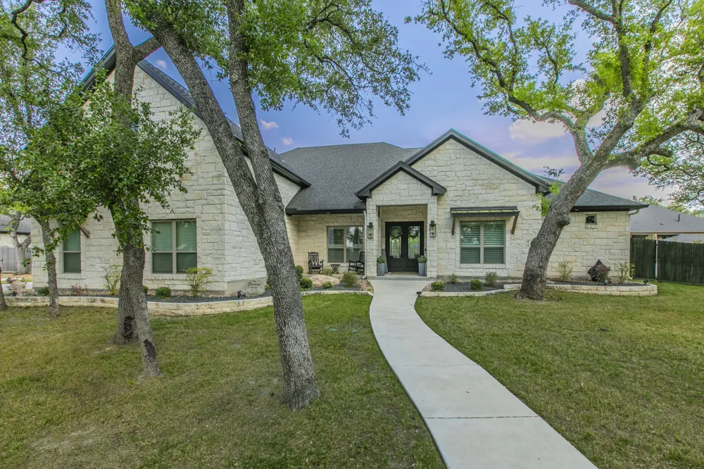 111 Lago Viento Lane Belton, TX 76513