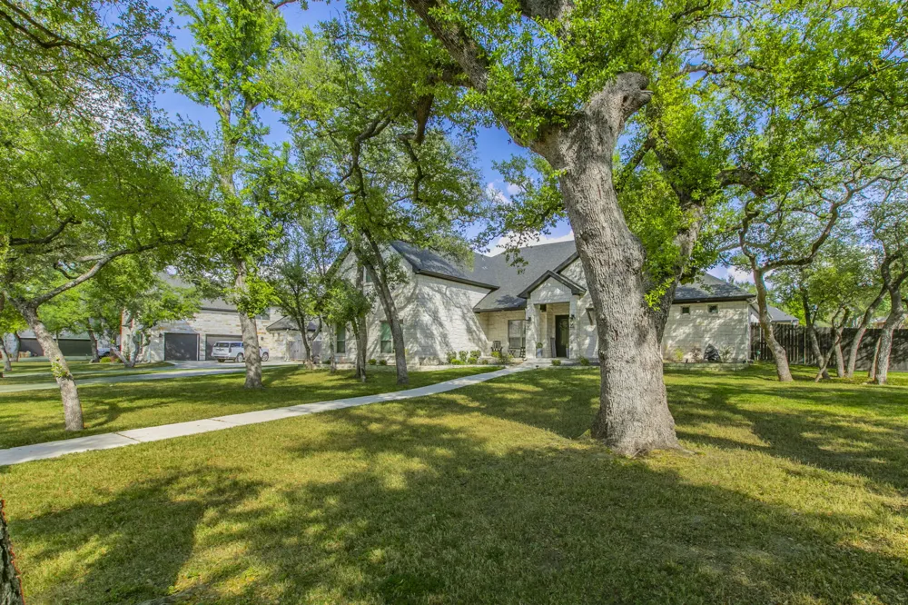 111 Lago Viento Lane Belton, TX 76513
