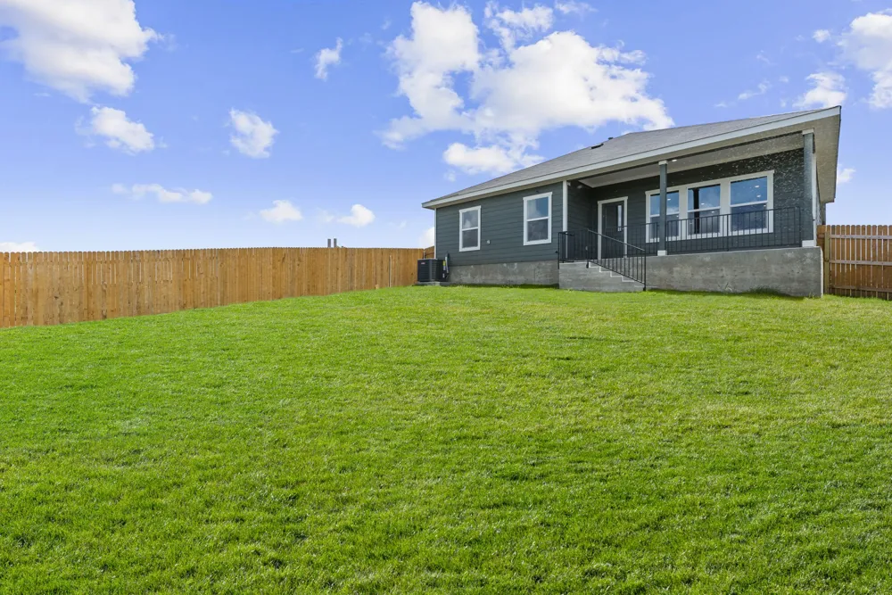 12200 Silverton Tree Bend Mustang Ridge, TX 78610