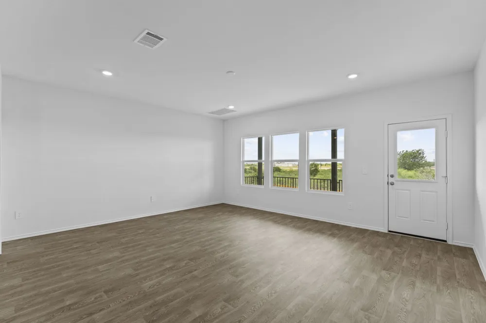 12200 Silverton Tree Bend Mustang Ridge, TX 78610