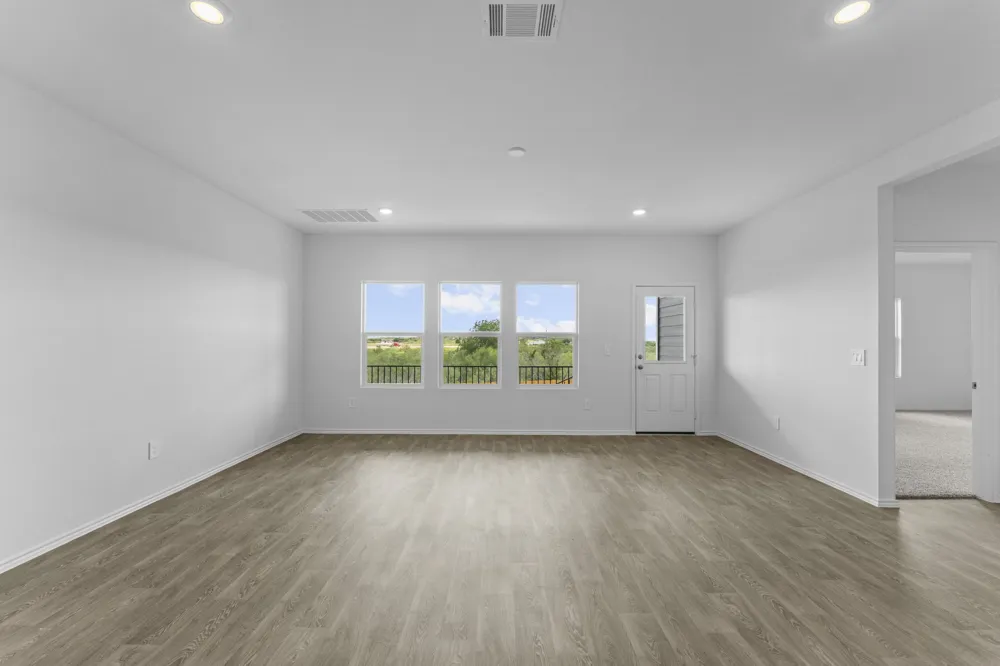 12200 Silverton Tree Bend Mustang Ridge, TX 78610