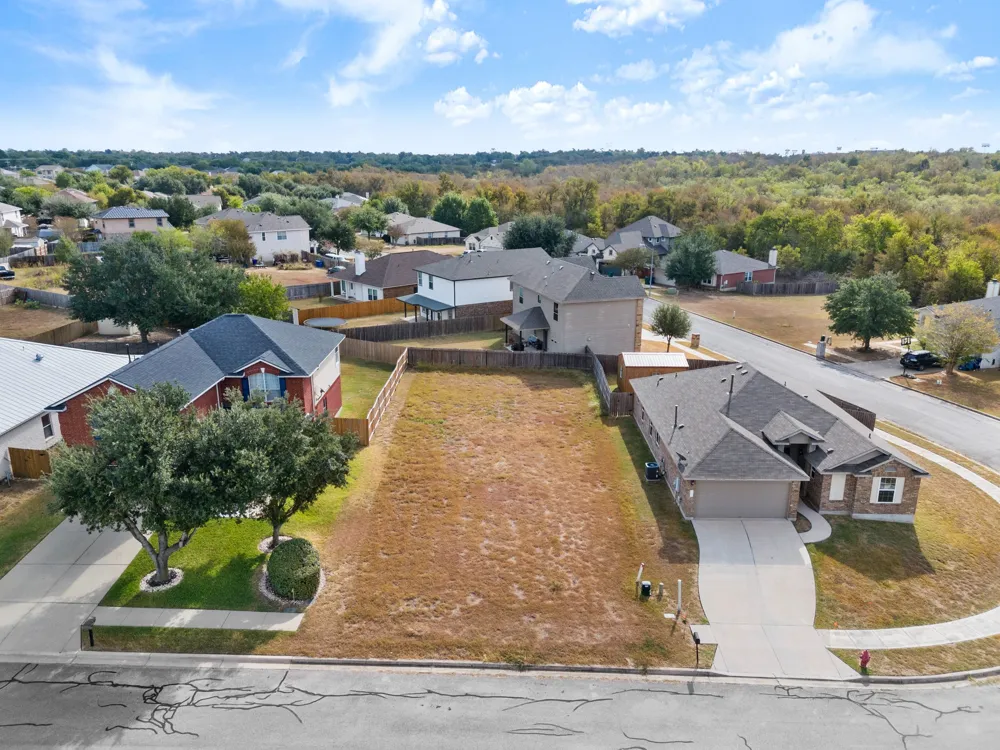406 Gettysburg Loop Elgin, TX 78621
