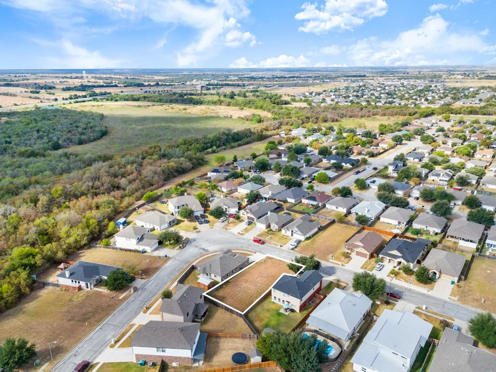 406 Gettysburg Loop Elgin, TX 78621