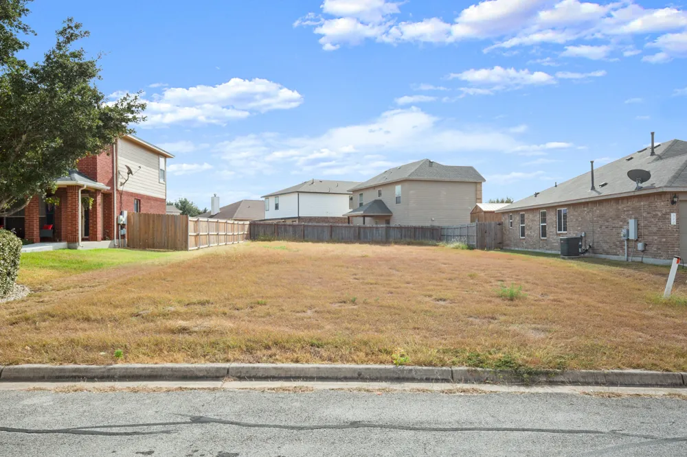 406 Gettysburg Loop Elgin, TX 78621