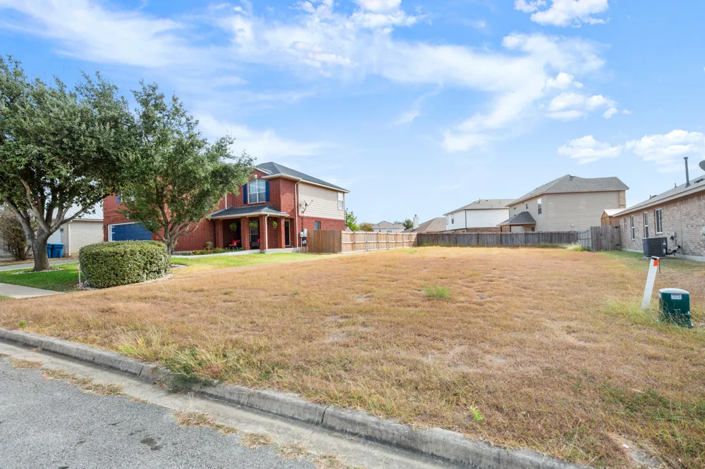 406 Gettysburg Loop Elgin, TX 78621