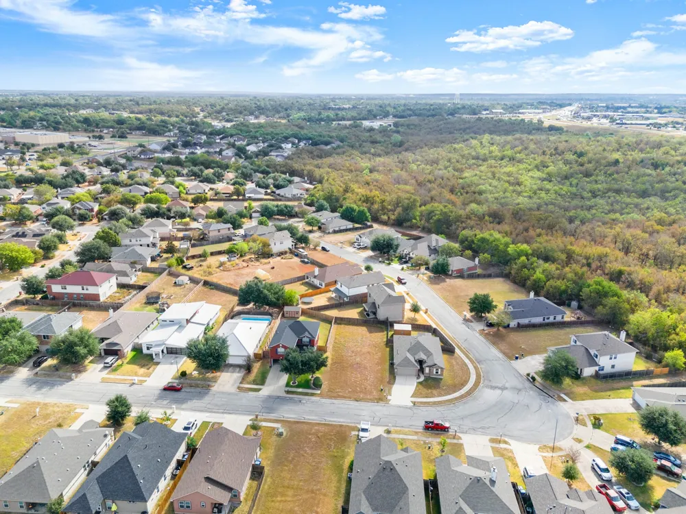 406 Gettysburg Loop Elgin, TX 78621