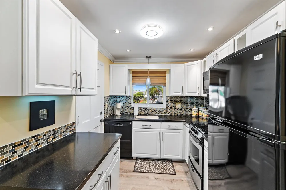 4 Westwood Avenue #204 Jupiter, FL 33469
