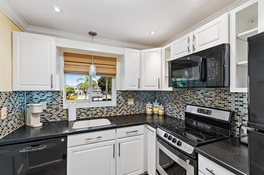 4 Westwood Avenue #204 Jupiter, FL 33469