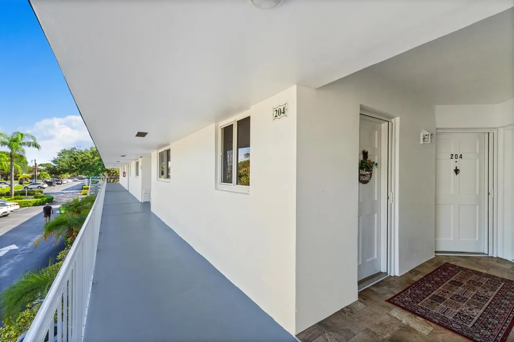 4 Westwood Avenue #204 Jupiter, FL 33469