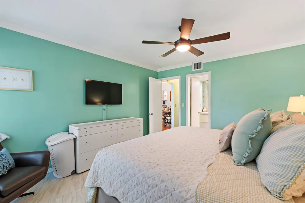 4 Westwood Avenue #204 Jupiter, FL 33469