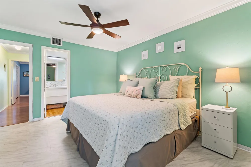 4 Westwood Avenue #204 Jupiter, FL 33469