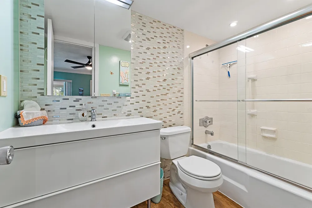 4 Westwood Avenue #204 Jupiter, FL 33469