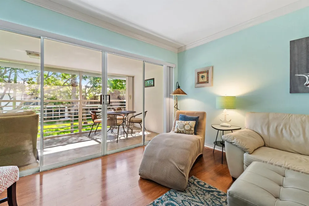 4 Westwood Avenue #204 Jupiter, FL 33469