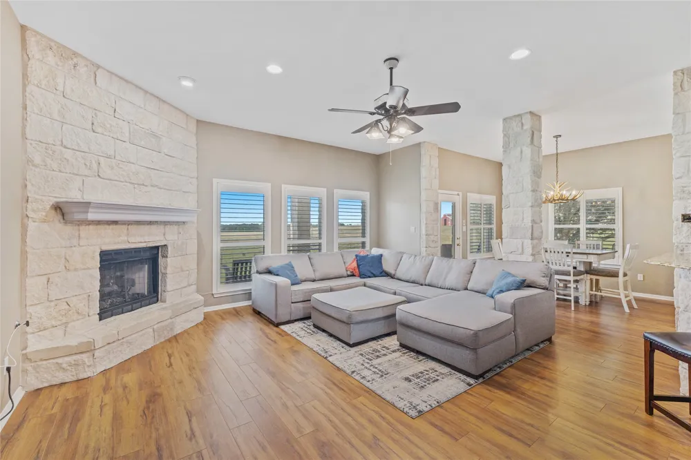 20145 Janak Road Coupland, TX 78615