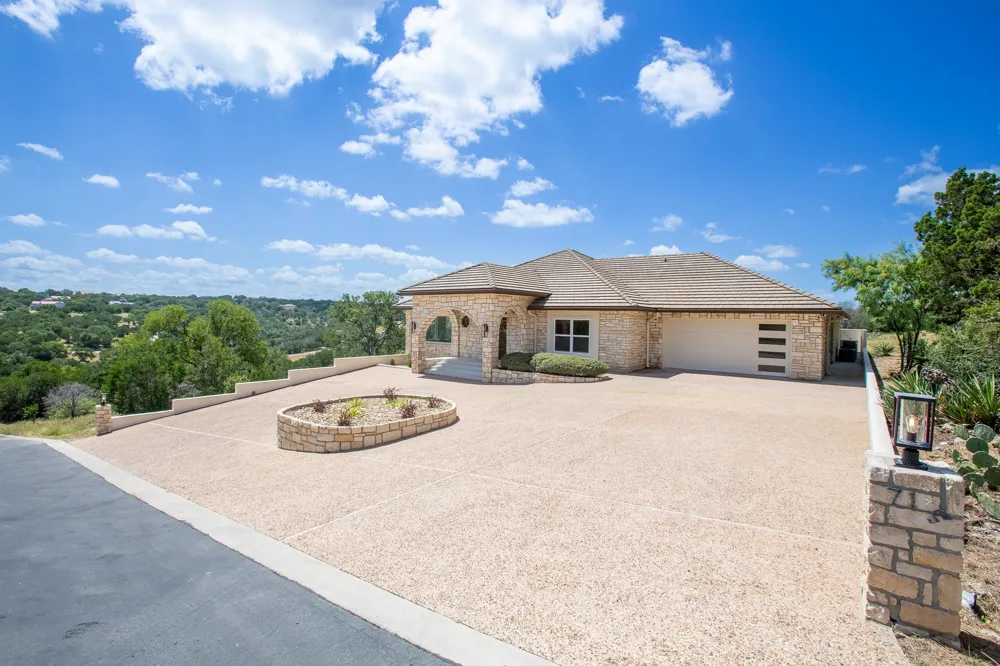 715 Fawn Horseshoe Bay, TX 78657