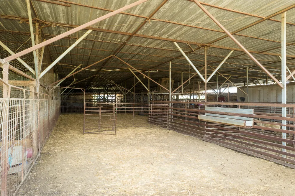 1805 S Fm 1174 Bertram, TX 78605