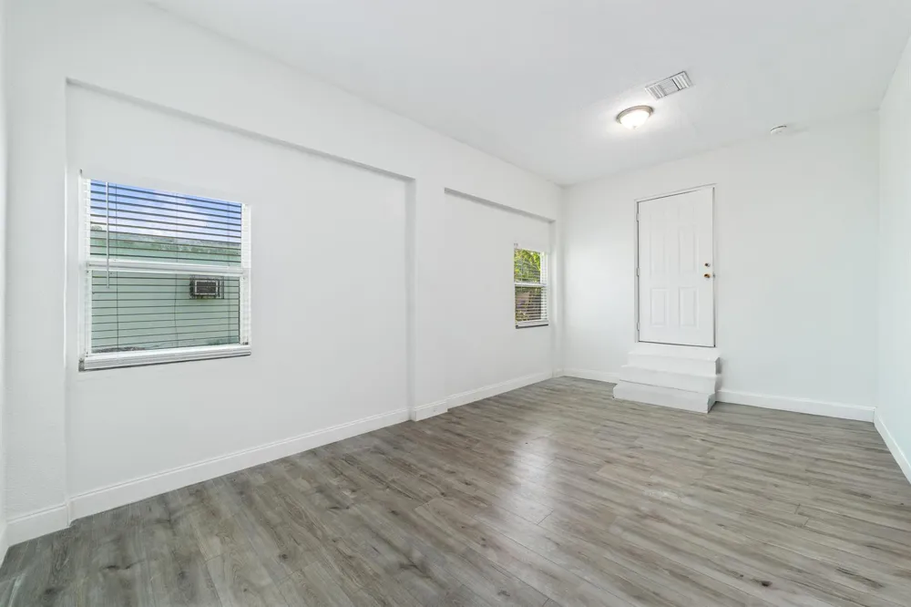 317 NW 14th Street Belle Glade, FL 33430