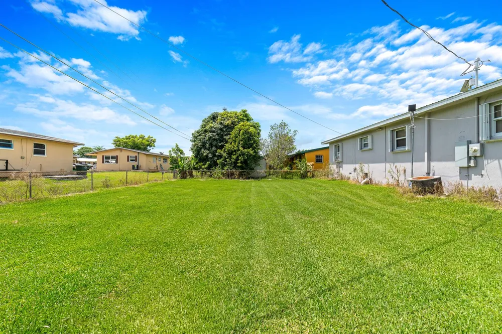 317 NW 14th Street Belle Glade, FL 33430