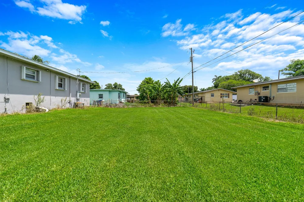 317 NW 14th Street Belle Glade, FL 33430