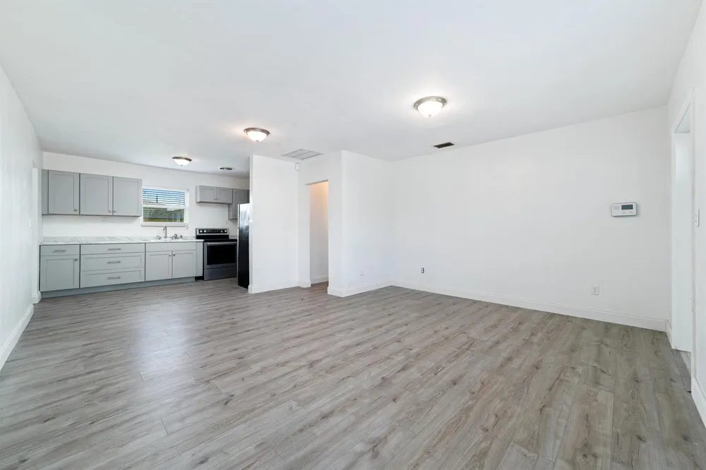 317 NW 14th Street Belle Glade, FL 33430