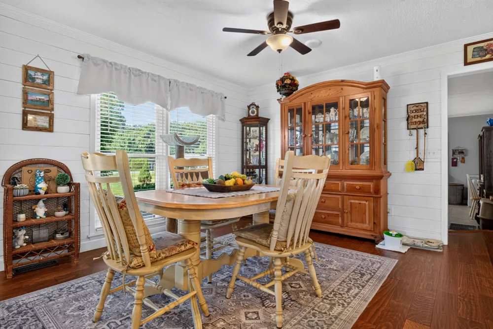 496 Sunset Dr Sparta, TN 38583