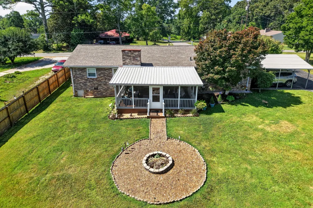 496 Sunset Dr Sparta, TN 38583