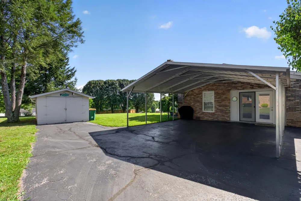 496 Sunset Dr Sparta, TN 38583