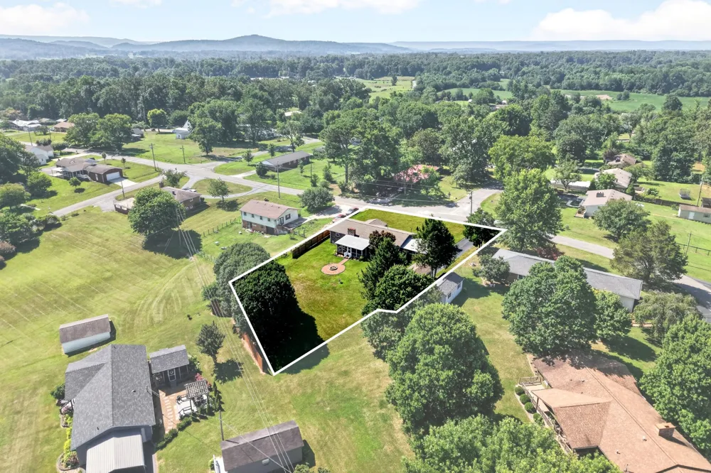 496 Sunset Dr Sparta, TN 38583