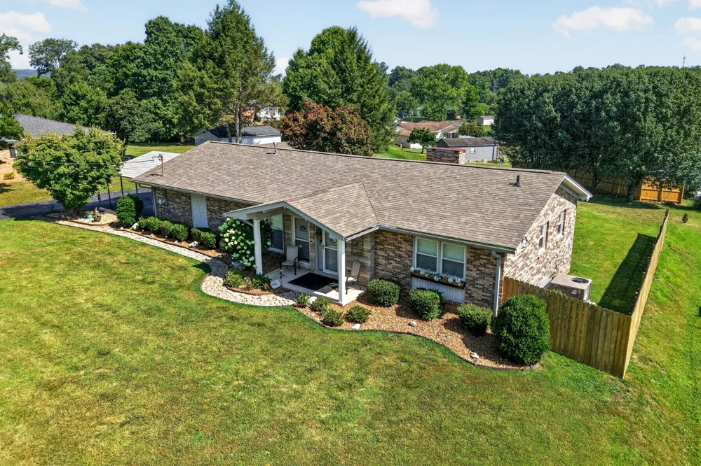496 Sunset Dr Sparta, TN 38583