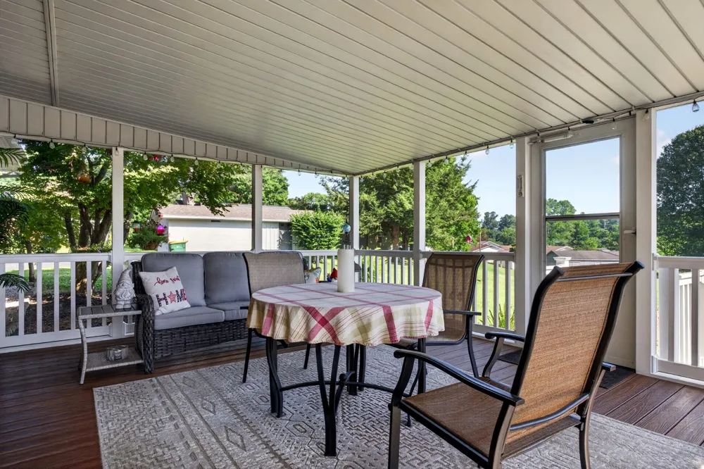496 Sunset Dr Sparta, TN 38583