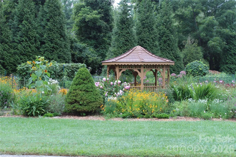 301 Crowfields Drive Asheville, NC 28803