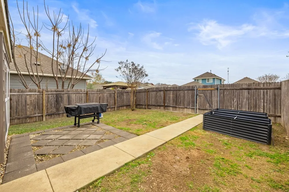 1058 Sand Post Place San Marcos, TX 78666