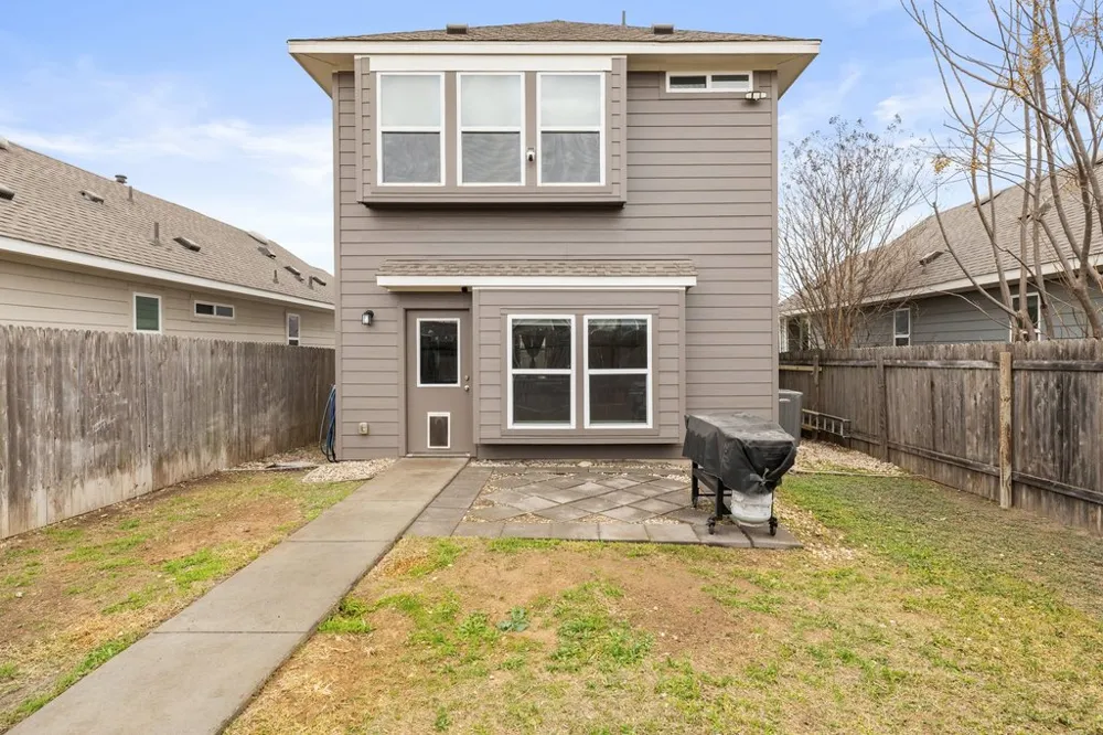 1058 Sand Post Place San Marcos, TX 78666