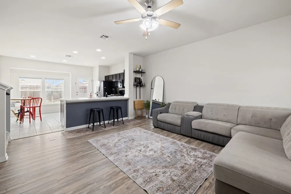 1058 Sand Post Place San Marcos, TX 78666