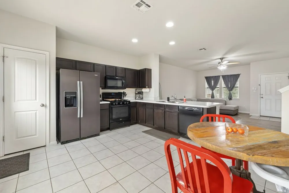 1058 Sand Post Place San Marcos, TX 78666
