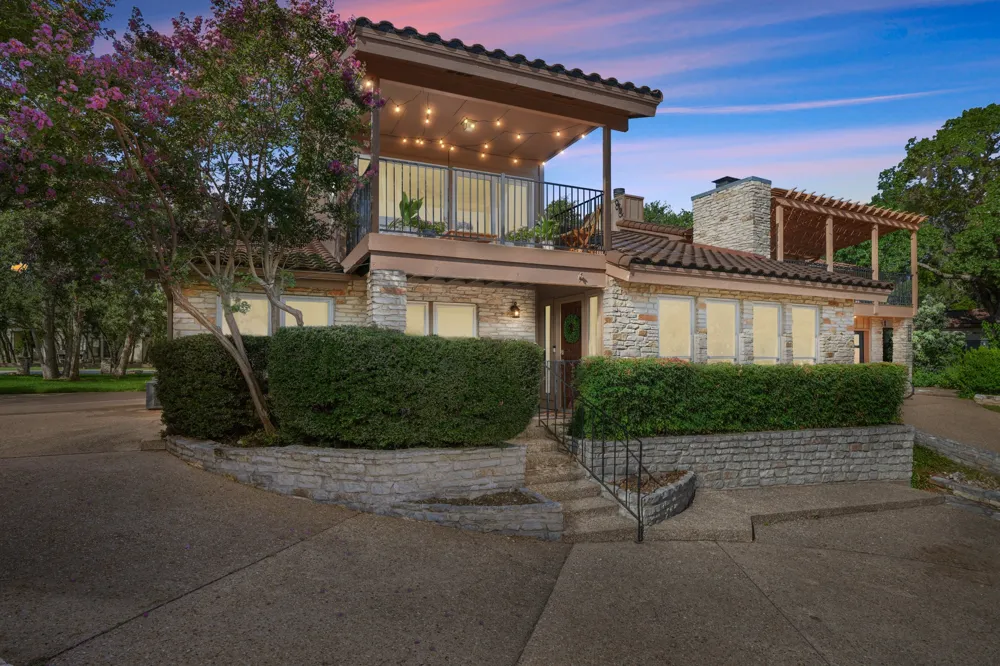209 Crescent Bluff Lakeway, TX 78734