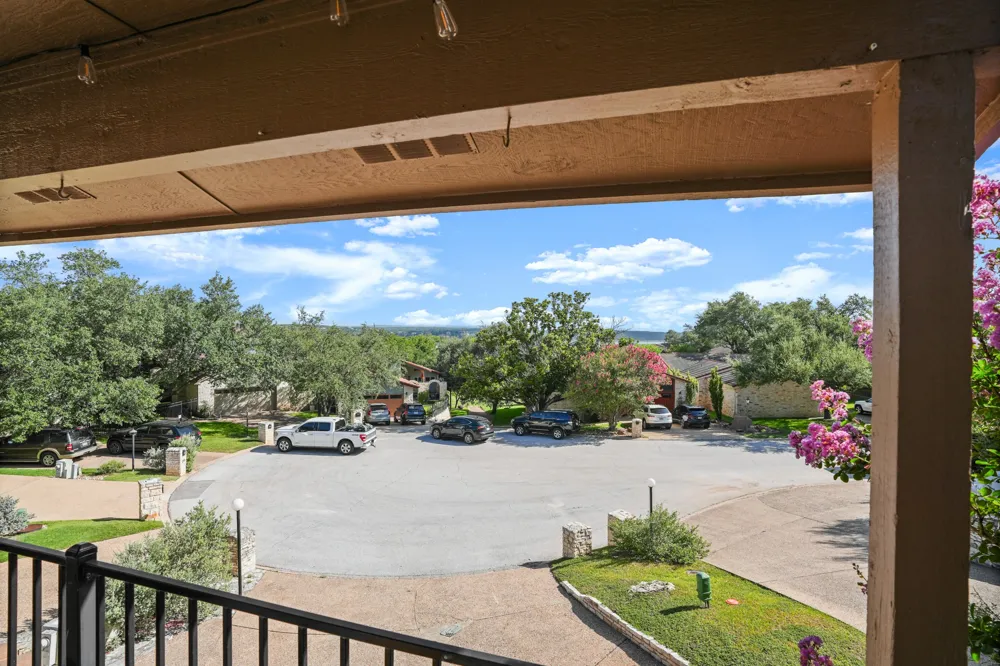 209 Crescent Bluff Lakeway, TX 78734
