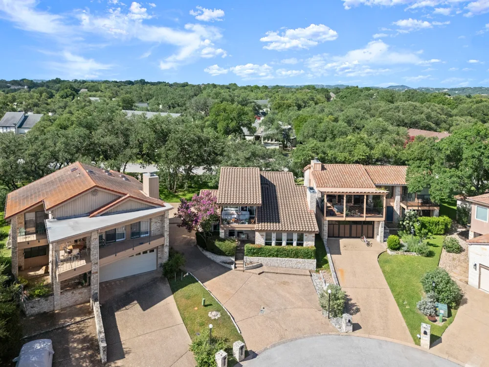 209 Crescent Bluff Lakeway, TX 78734