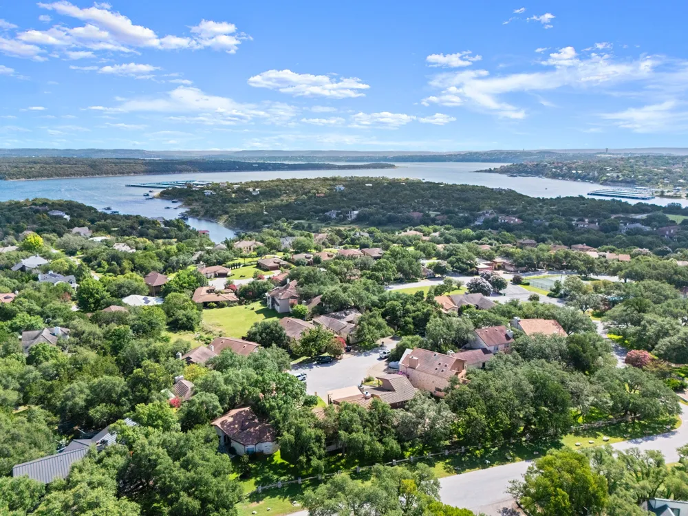 209 Crescent Bluff Lakeway, TX 78734