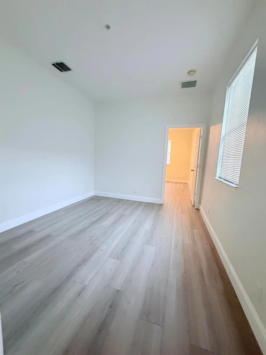 154 Village Boulevard #E Tequesta, FL 33469