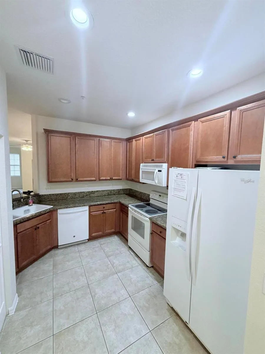 154 Village Boulevard #E Tequesta, FL 33469